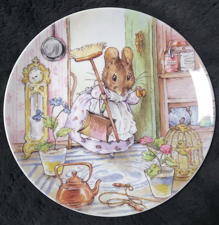 Wedgwood/Danbury mint ‘The world of Beatrix potter’ plate collection  