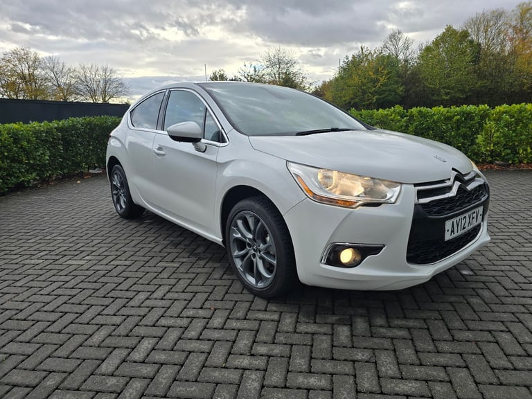 Citroen, DS4, Hatchback, 2012, Manual, 1560 (cc), 5 doors