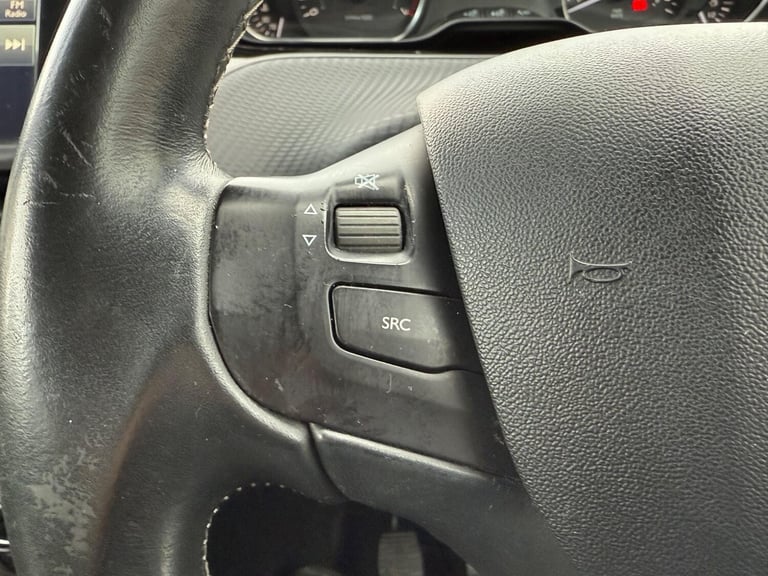 2016 Peugeot 208 1.2 PureTech Allure Euro 6 (s/s) 3dr HATCHBACK Petrol Manual