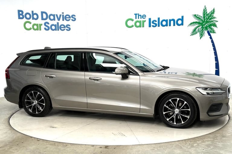 2019 68 VOLVO V60 2.0 D4 MOMENTUM ESTATE 5DR DIESEL AUTO EURO 6 (S/S) (190 PS) D