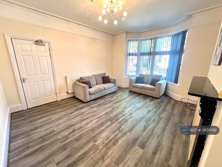 6 bedroom house in Radford Road, Leamington Spa, CV31 (6 bed) (#2659792)