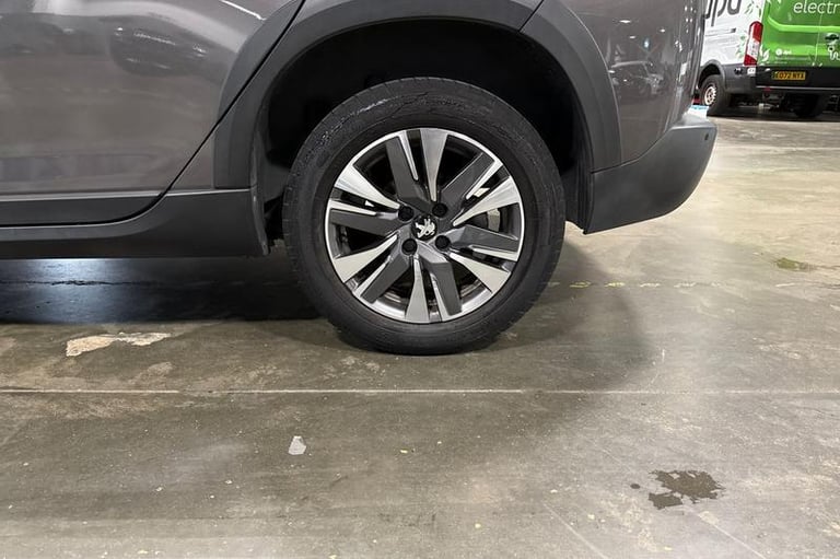 2018 Peugeot 2008 1.2 PureTech Allure Premium 5dr [Start Stop] HATCHBACK PETROL Manual