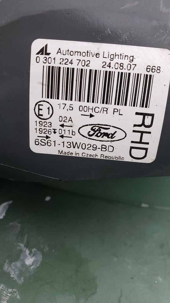 2014 ford fiesta fog light