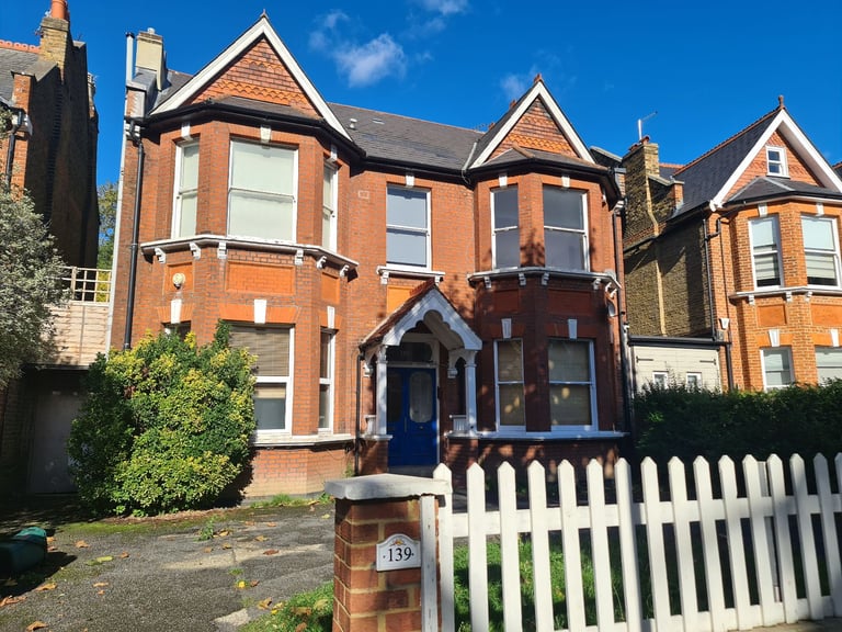 2 Double Bed First Floor Flat