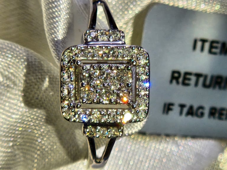 9ct White Gold Size M 32 Diamonds half Eternity Ring SGL Certification New Gold