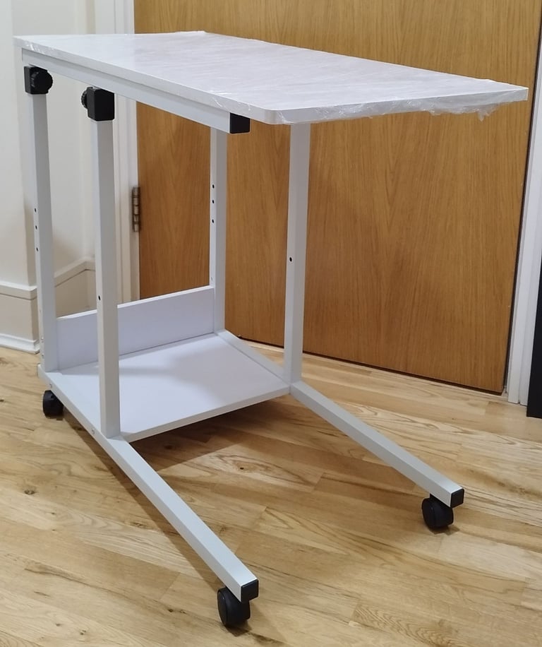 Dripex C-Shaped Side Table