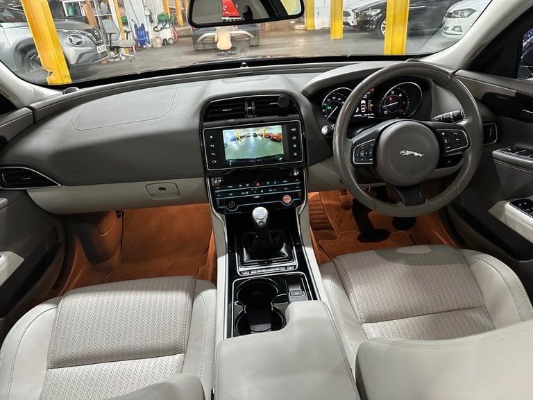 2016 Jaguar XE 2.0d Portfolio Euro 6 (s/s) 4dr SALOON Diesel Manual