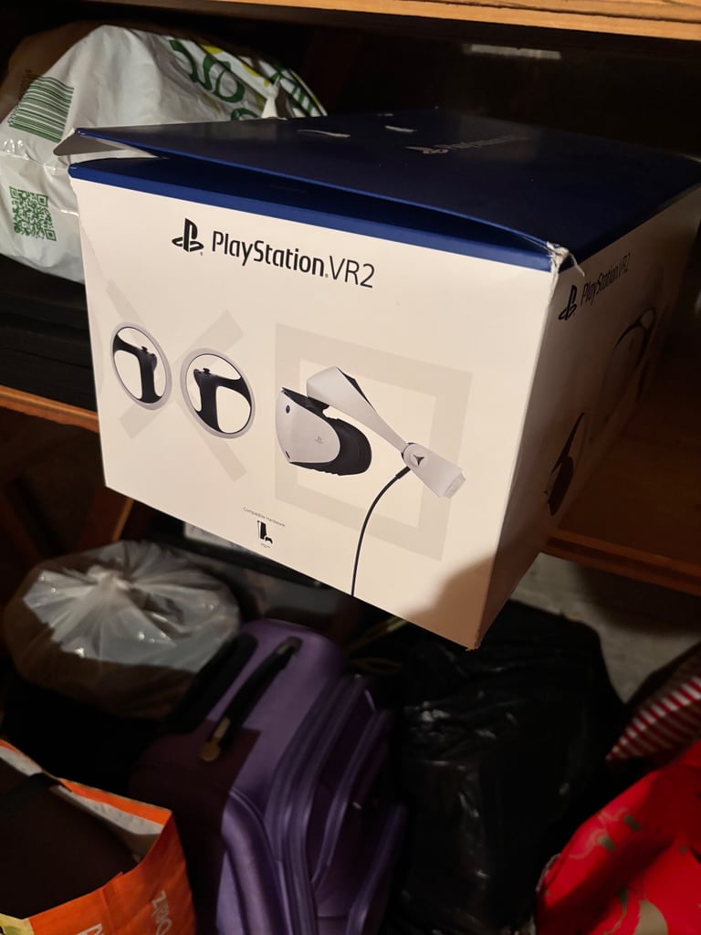 Playstation vr2 headset (Like New) 