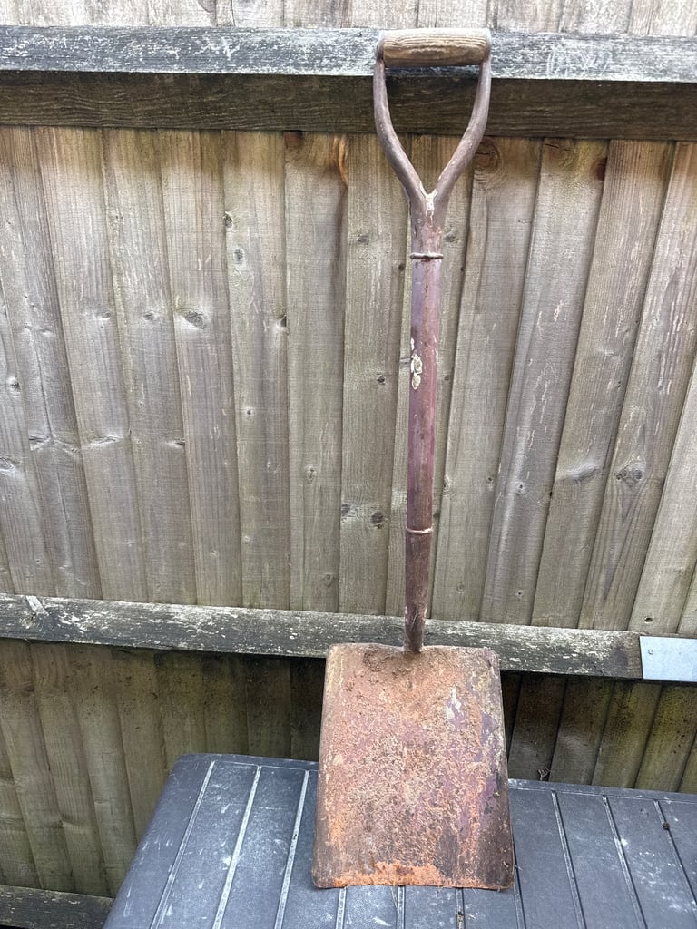 Shovel  free still available 18/10