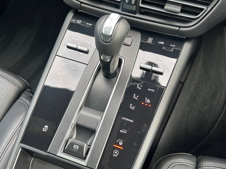 2024 Porsche Macan 5dr PDK SUV Petrol Automatic