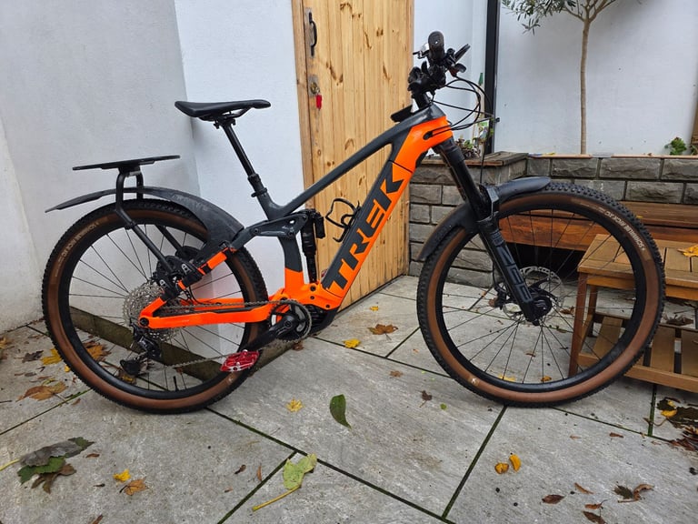 2021 Trek Rail 9.8 xt full carbon electric bike - 2nd battery,  spare tyres, rear rack..