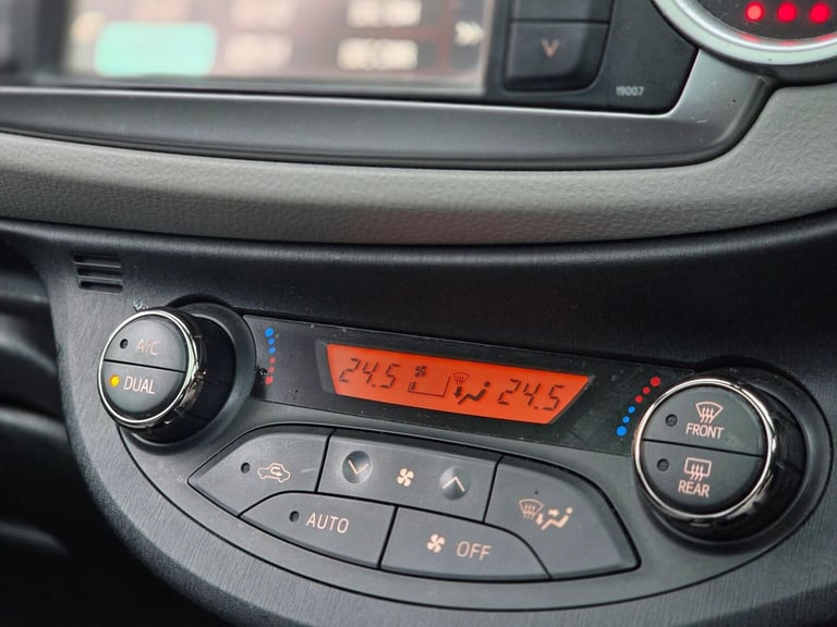 2013 Toyota Yaris 1.33 Dual VVT-i T Spirit Euro 5 5dr HATCHBACK Petrol Manual