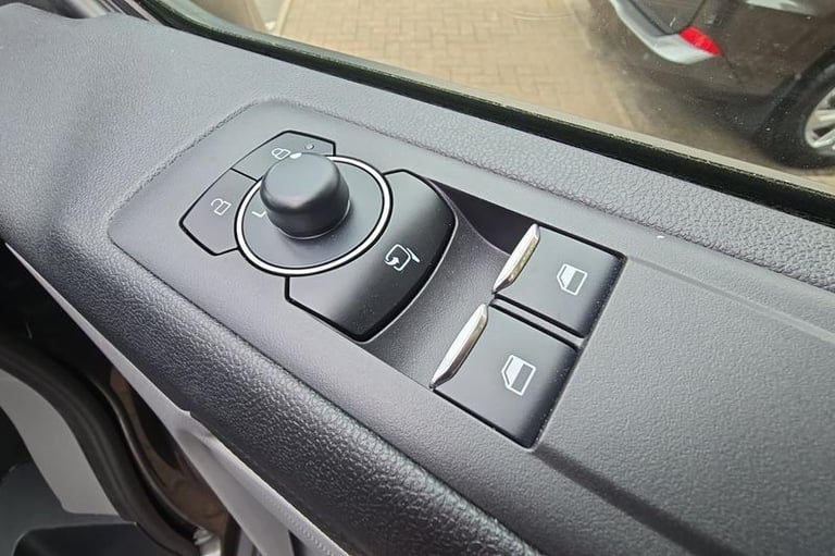 2025 Ford Transit Custom 2.5 PHEV 232ps H1 Double Cab Van Limited Auto PANEL VAN PETROL/ELECTRIC ...