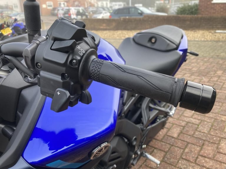 YAMAHA MT-09 Y-AMT - ICON BLUE - BRAND NEW - SAVE 500 AT CRESCENT YAMAHA!