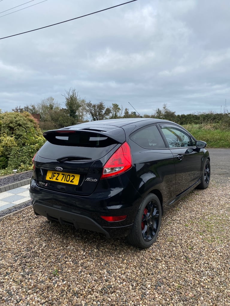 2012 Ford Fiesta 