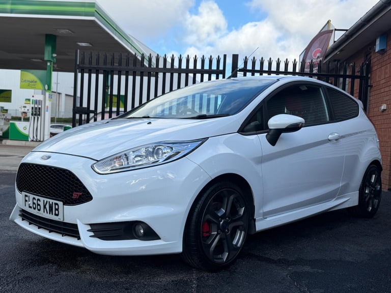 2016 Ford Fiesta 1.6T EcoBoost ST-3 Euro 6 3dr HATCHBACK Petrol Manual