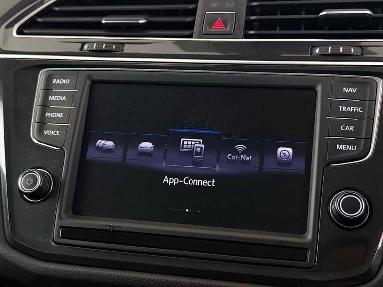 2017 Volkswagen Tiguan 2.0 TDI BlueMotion Tech SE Navigation Euro 6 (s/s) 5dr ESTATE Diesel Manual