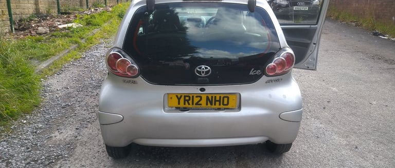 Toyota, AYGO, Hatchback, 2012, Manual, 998 (cc), 5 doors