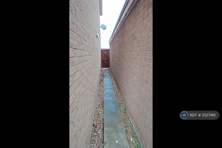4 bedroom house in Bradwell Road, Peterborough, PE3 (4 bed) (#2527416)