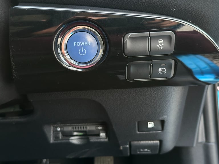 2019 TOYOTA PRIUS 1.8L Petrol Hybrid Electric Euro 6 Automatic 5 Seater 5 Doors