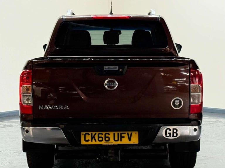 2016 Nissan Navara Double Cab Pick Up Tekna 2.3dCi 190 4WD Auto PICK UP DIESEL Automatic