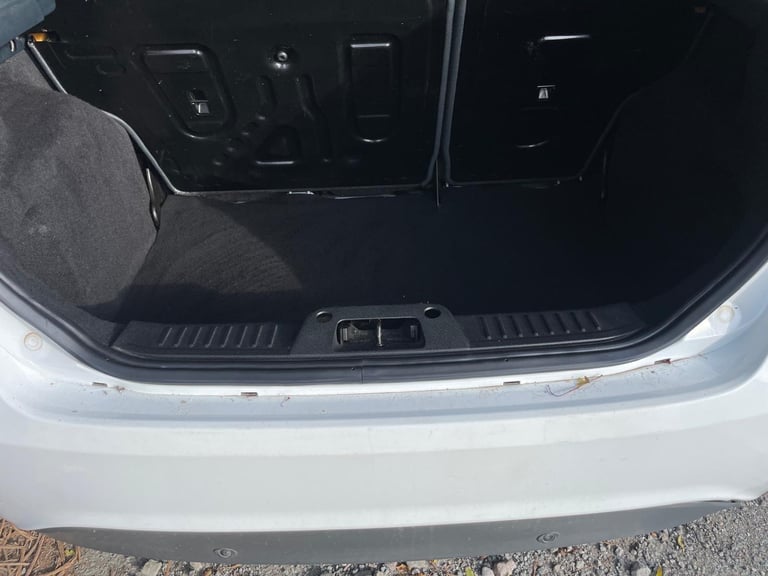 FORD FIESTA 1.2 STYLE 09 REG WHITE 3 DOOR MOT APRIL 5TH 2026 SERVICE HISTORY LOW INSURANCE 48+MPG