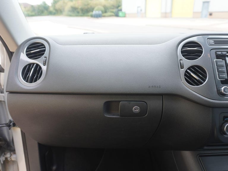 2014 Volkswagen Tiguan 2.0 TDI BlueMotion Tech Match DSG 4WD Euro 5 (s/s) 5dr SUV Diesel Automatic