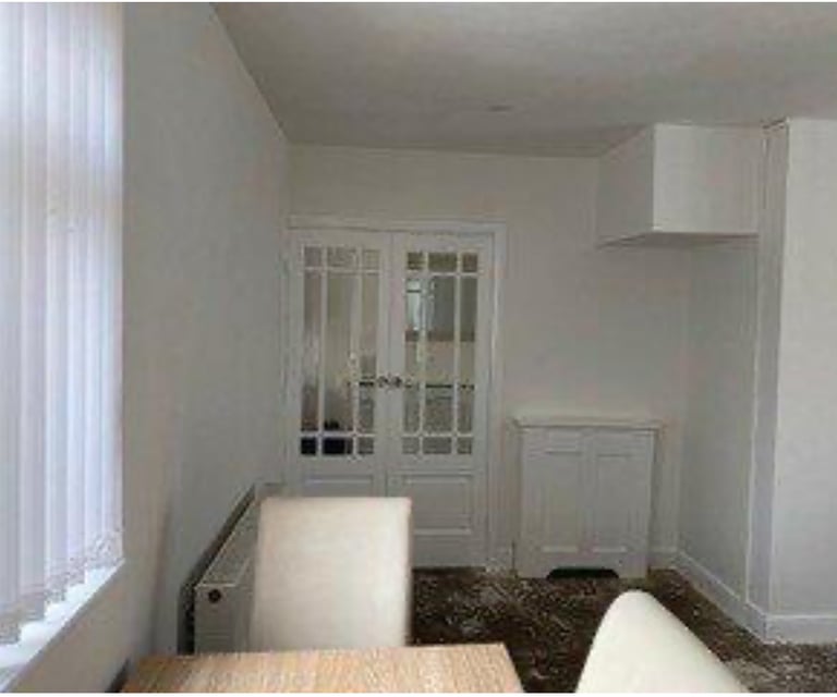 3/4 bedroom Semi - detached house to rent 
