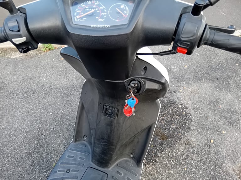 Peugeot, KISBEE, 2018, 49 (cc)