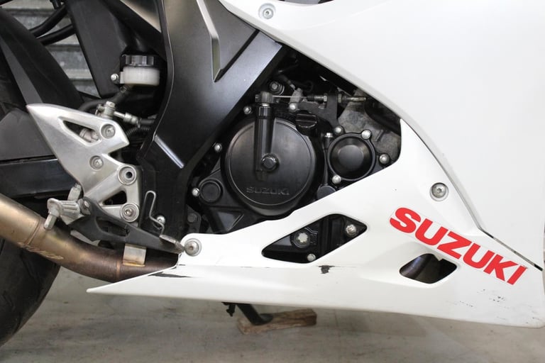 2019 69 SUZUKI GSXR 125 ABS GSX-R125 LEARNER LEGAL TRADE SALE WHITE 14K NEW MOT
