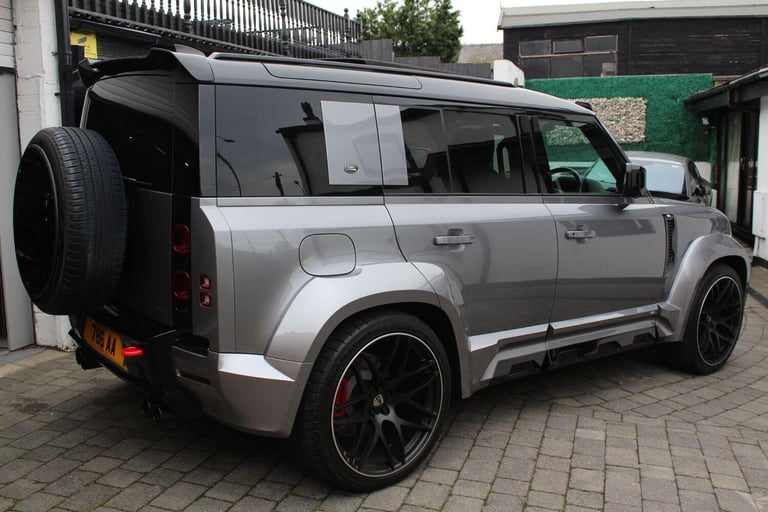 2023 Land Rover Defender 2.0 P400e X-Dynamic SE 110 5dr Auto ESTATE PETROL/ELECTRIC Automatic