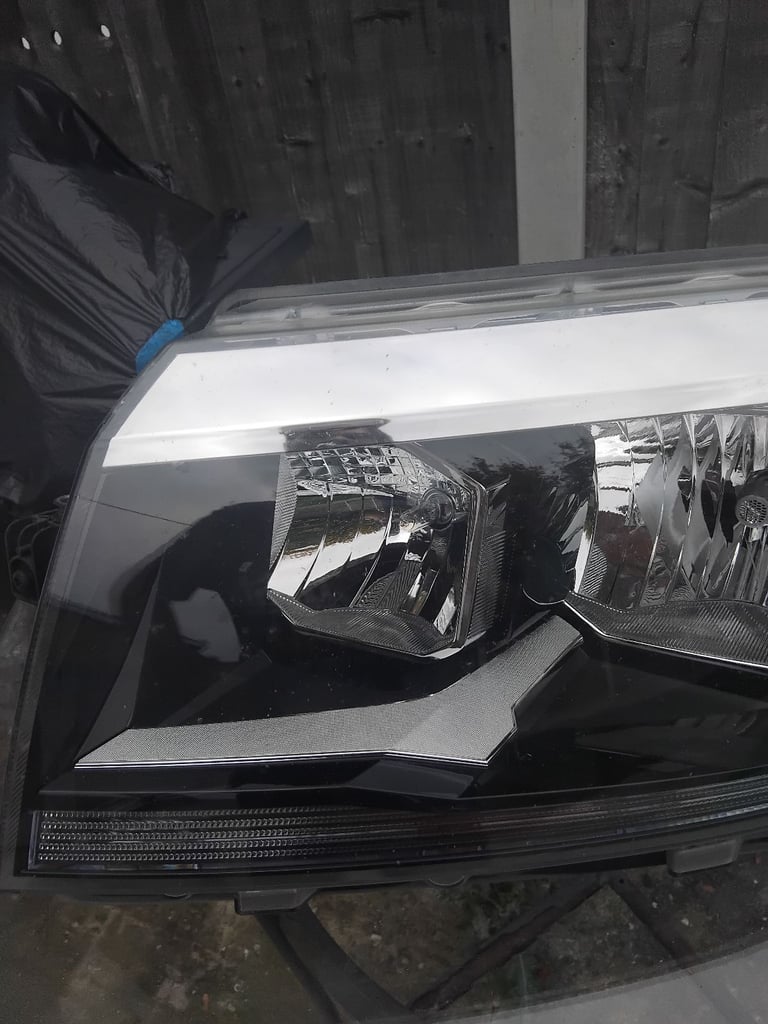 2022 vw crafter n/s headlight 