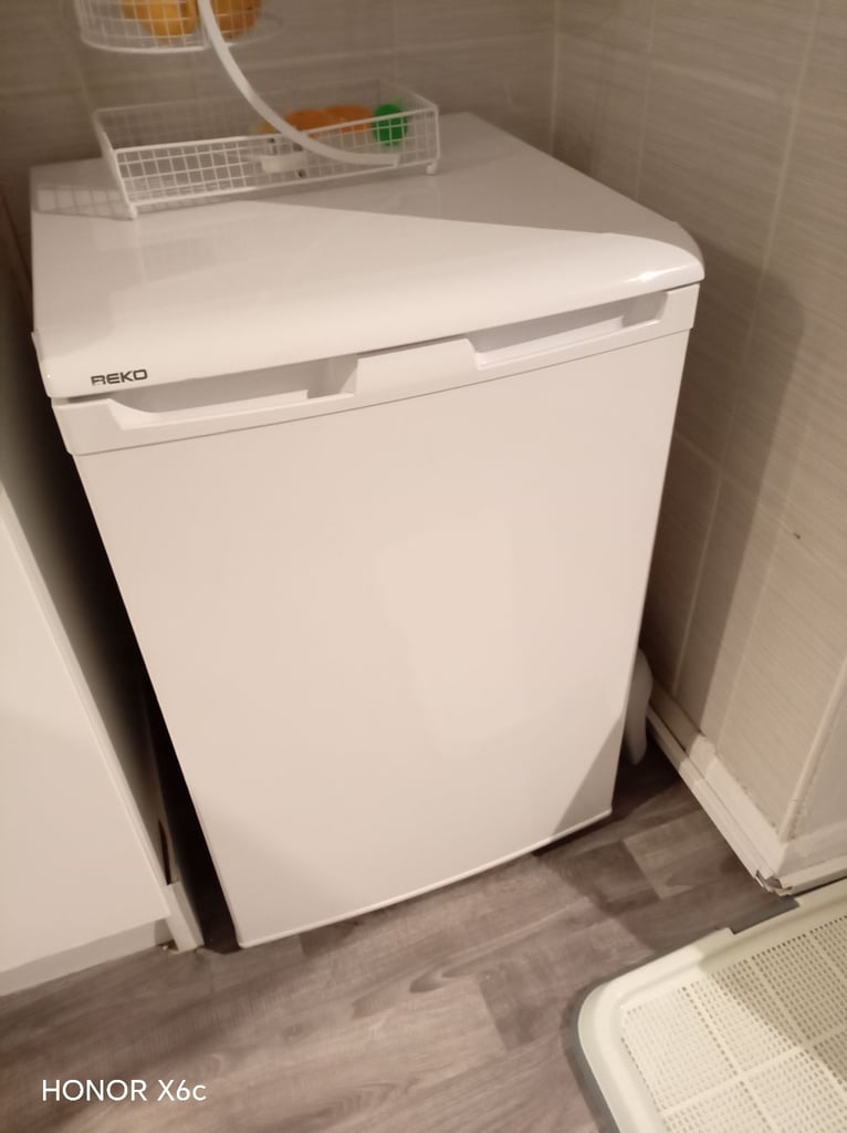 image for Undercounter fridge