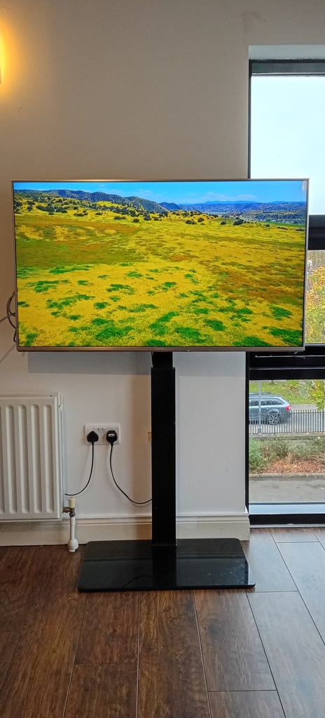 Fantastic 4K HDR Panasonic TV 50 inch 