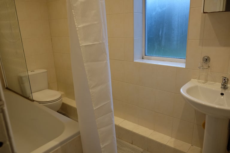 For rent 3 bedroom house in Swinton for £1250