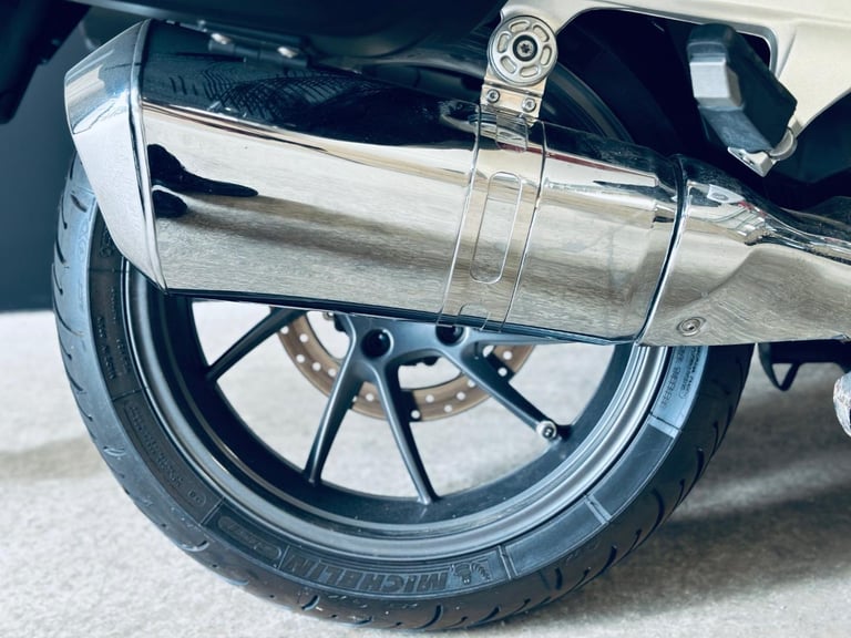 STUNNING LOW MILEAGE 2019/69 BMW R 1250RT LE MOTORCYCLE 