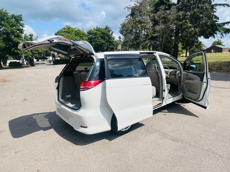 Toyota estima 2008 2.4 petrol automatic Ulez free 7 seats Screens with Bluetooth
