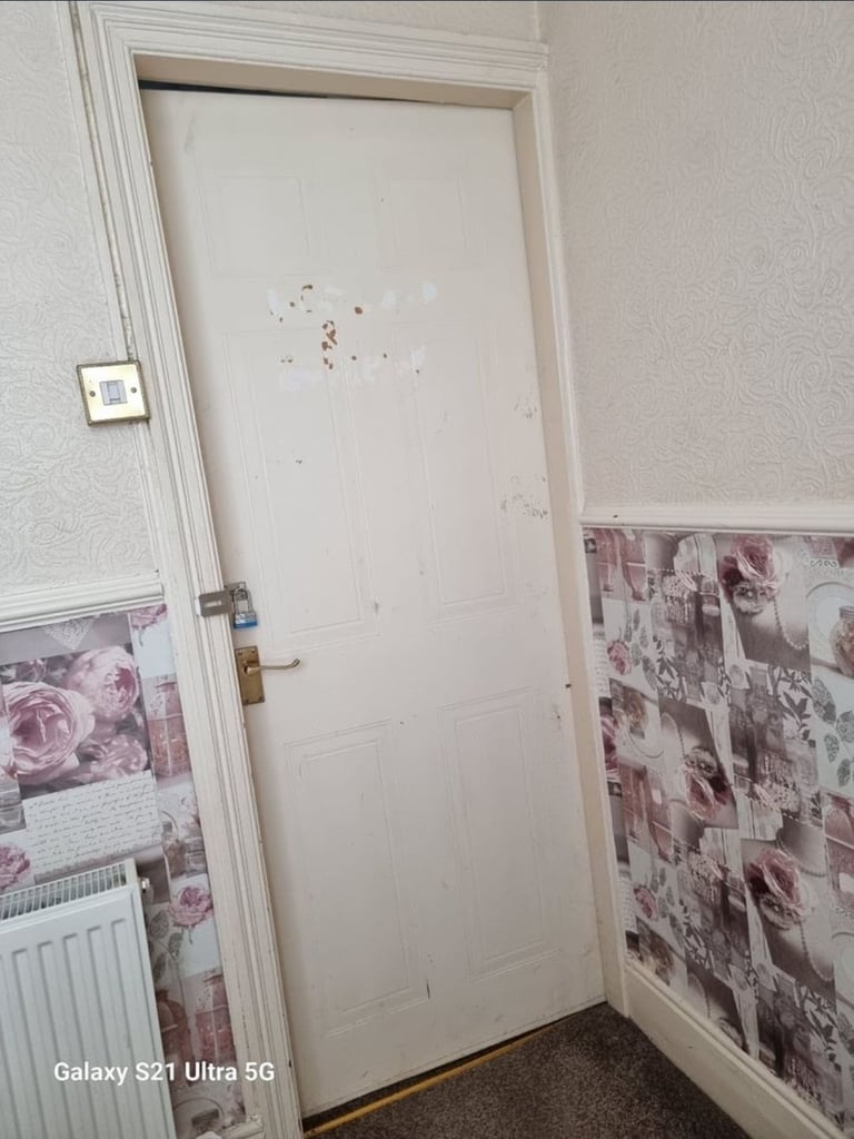 1 room available in 3 bedroom house 