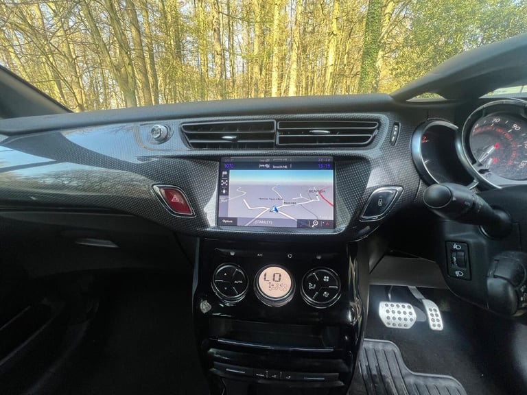 DS AUTOMOBILES DS 3 1.2 PureTech Elegance Blue rare automatic Petrol 2017