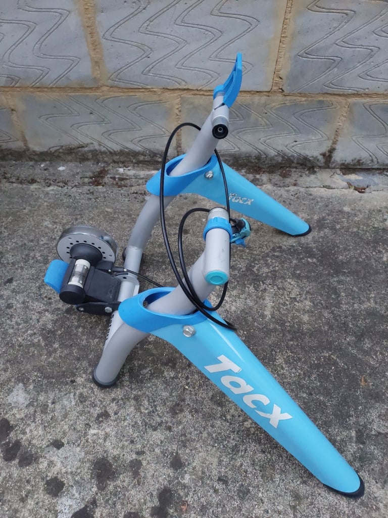 TACX bicycle indoor/outdoor trainer stand,like new
