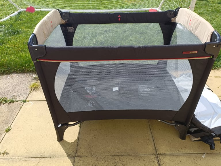 Urban detour hot sale travel cot