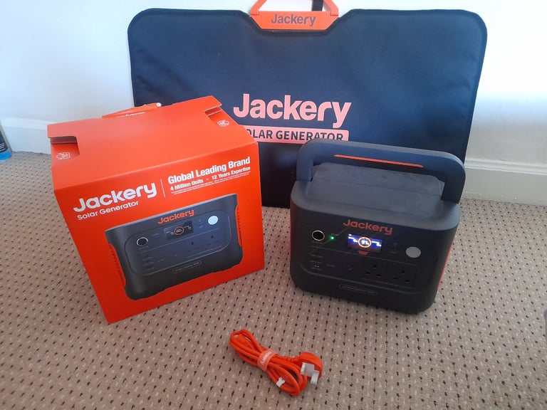 image for Jackery Explorer 1000 v2 + solar panel 