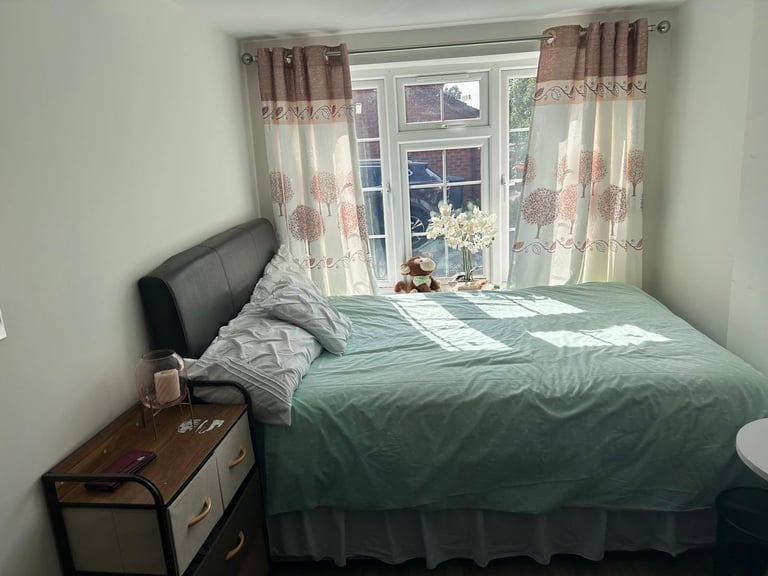 Shared room to rent out