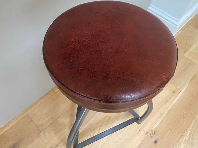 Last few remaining items from show home furniture sale