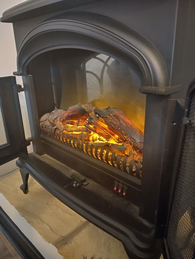 Black Standalone Electric Fireplace (BLT-999B-3)