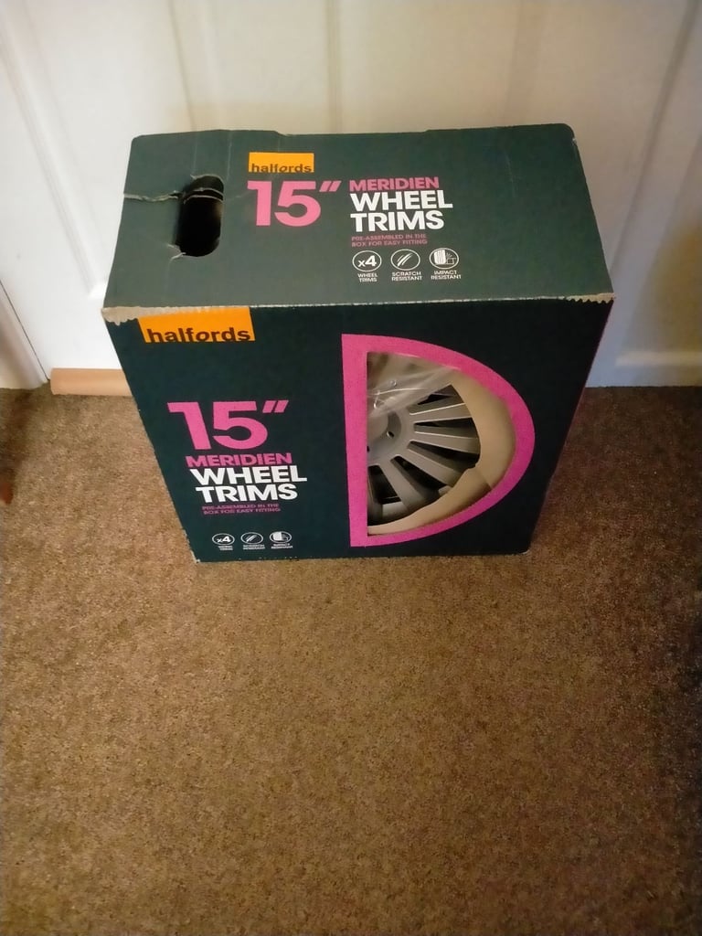 image for set of 3 Halfords 15" Meridien Wheel Trims.