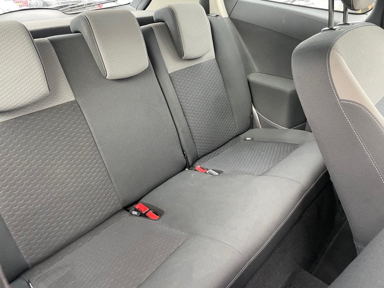 RENAULT CLIO 1.2 I-MUSIC 60 REG SILVER 3 DOOR 12 MONTHS MOT LOW INSURANCE 48+MPG