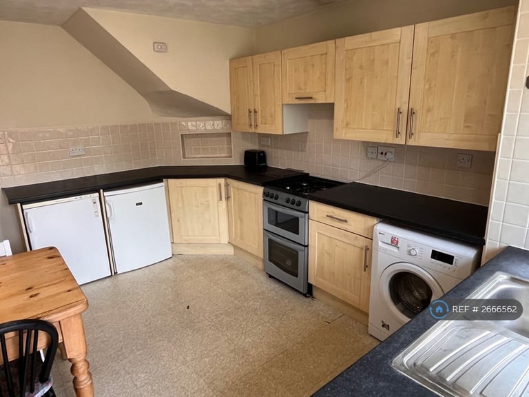 4 bedroom house in Berkeley Close, Southampton, SO15 (4 bed) (#2666562)