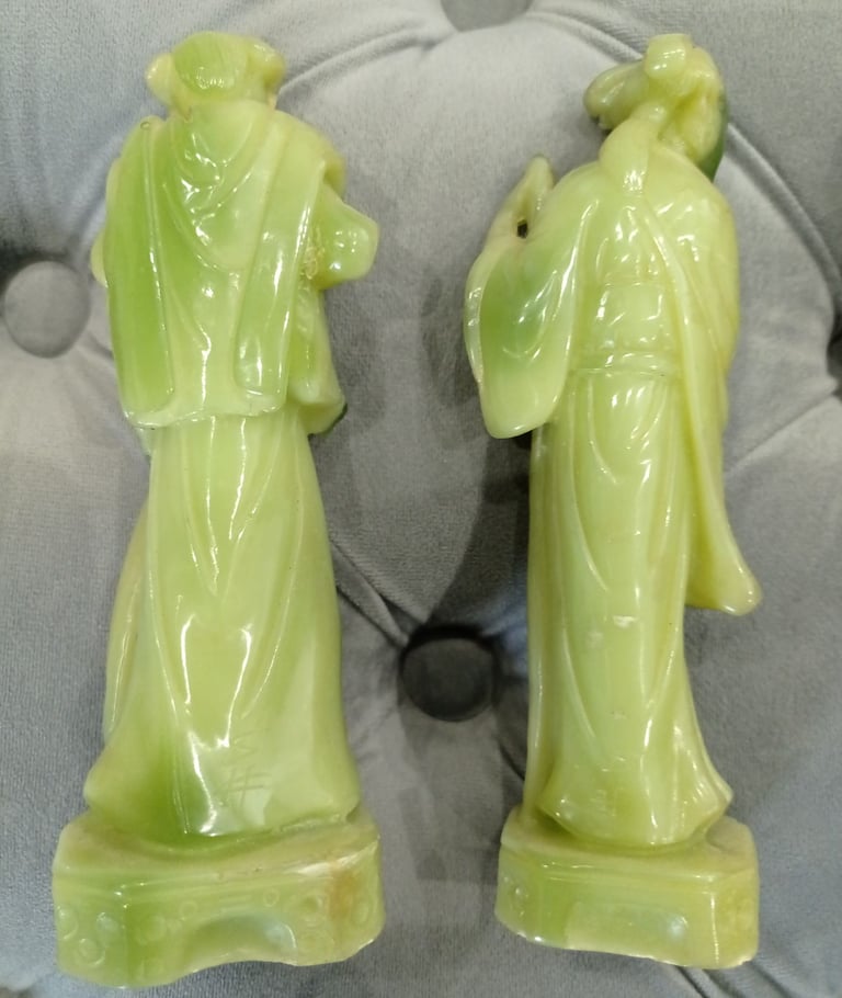Oriental figurines 