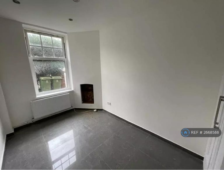 2 bedroom flat in Raie Maisonettes, London, SE22 (2 bed) (#2668588)